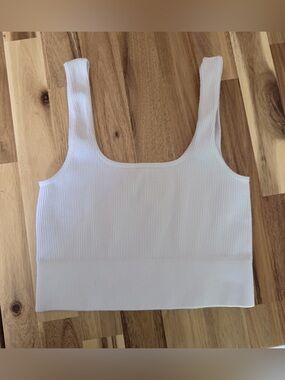 Zenana Outfitters White Ribbed Cropped Tank